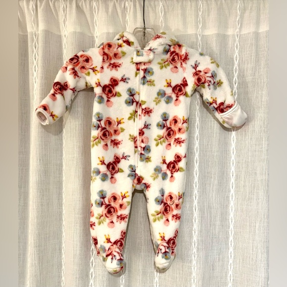 Le Top Bebe, sleeper, onesie. Pink floral patter sz. 6-9 mos. - Picture 3 of 13